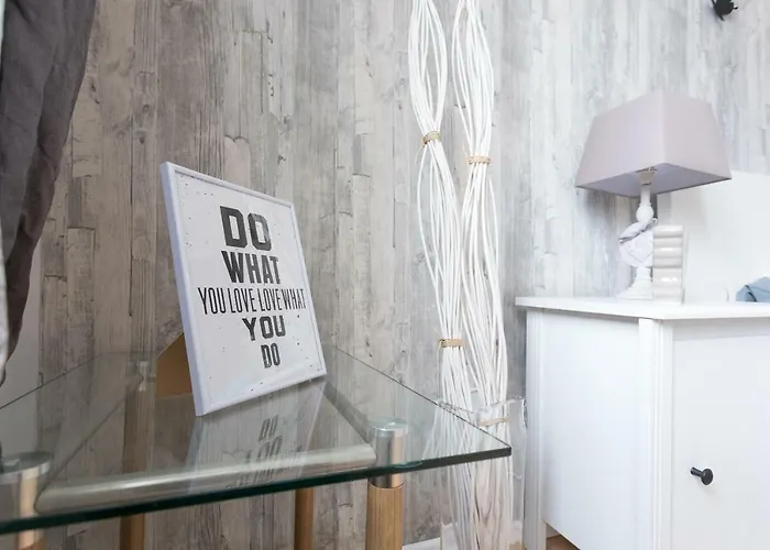 Cute Red Star Center Apartament *