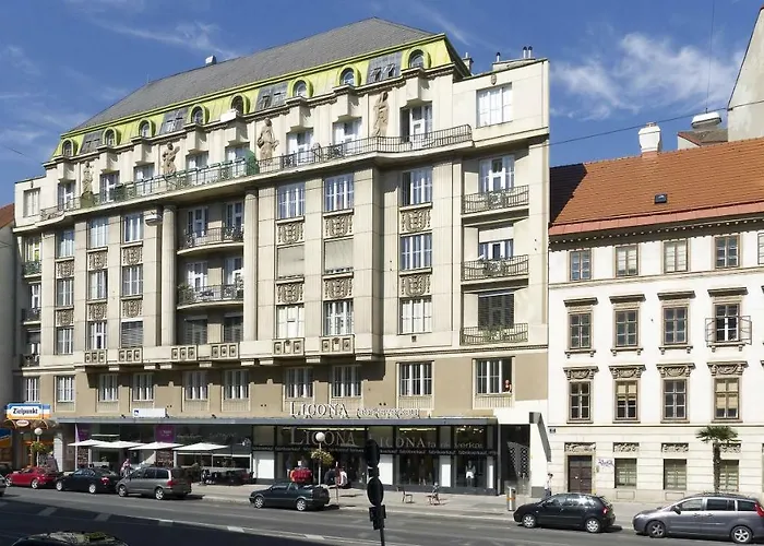 Cute Red Star Center Apartament *